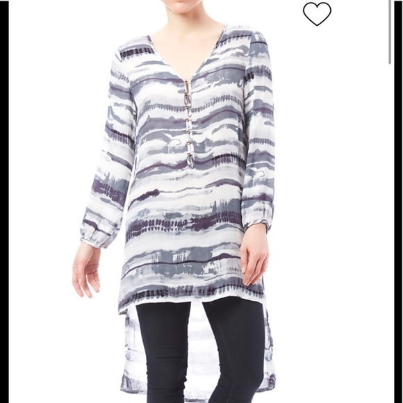 NWT MADELEINE HI-LO DARLING GREY TOP M - Picture 1 of 8